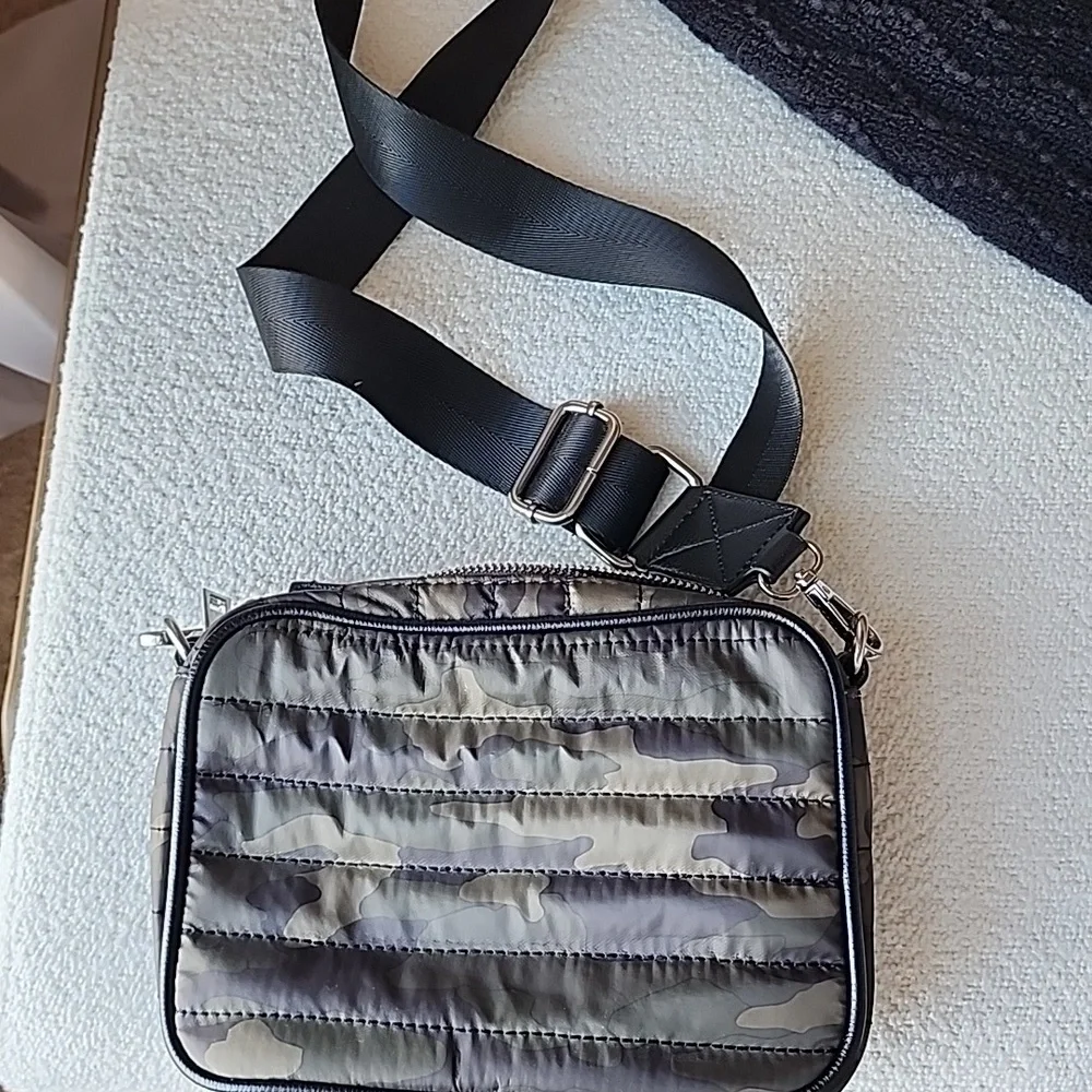 Camouflage Crossbody Bag - Picture 3 of 5